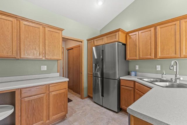 226 Reeds DRIVE, West Bend, WI 53095