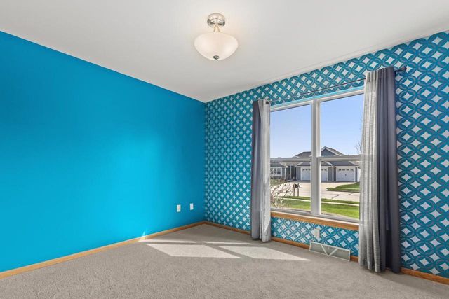 226 Reeds DRIVE, West Bend, WI 53095