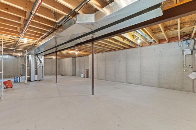226 Reeds DRIVE, West Bend, WI 53095