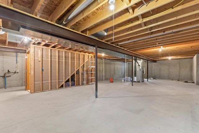 226 Reeds DRIVE, West Bend, WI 53095