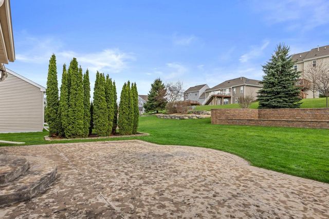 226 Reeds DRIVE, West Bend, WI 53095