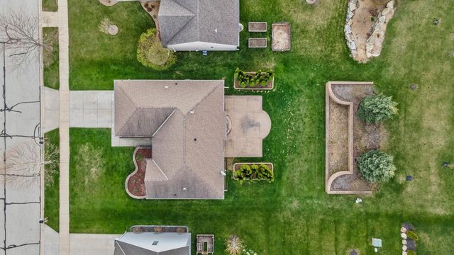 226 Reeds DRIVE, West Bend, WI 53095