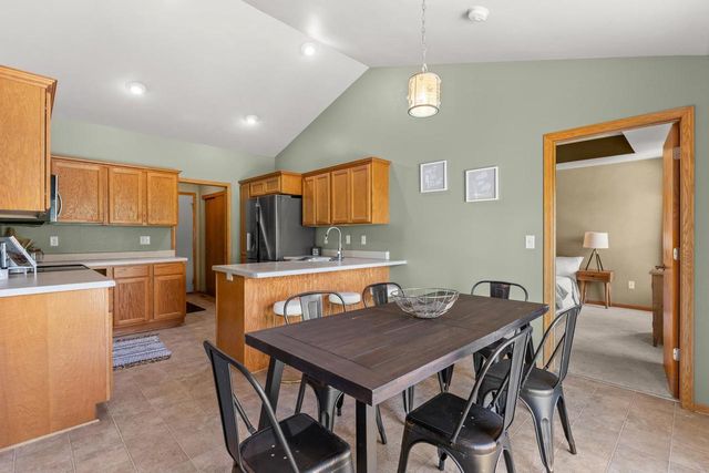 226 Reeds DRIVE, West Bend, WI 53095