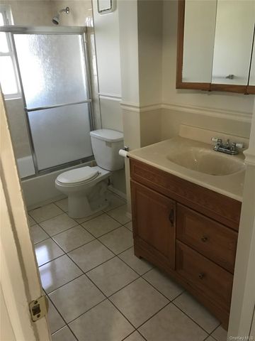 278 14th Avenue 1, West Babylon, NY 11704