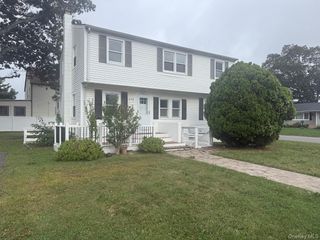 278 14th Avenue 1, West Babylon, NY 11704