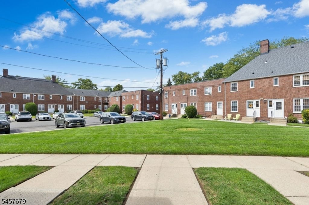 43 A Parkway Village A, Cranford Twp., NJ 07016 — photo 4