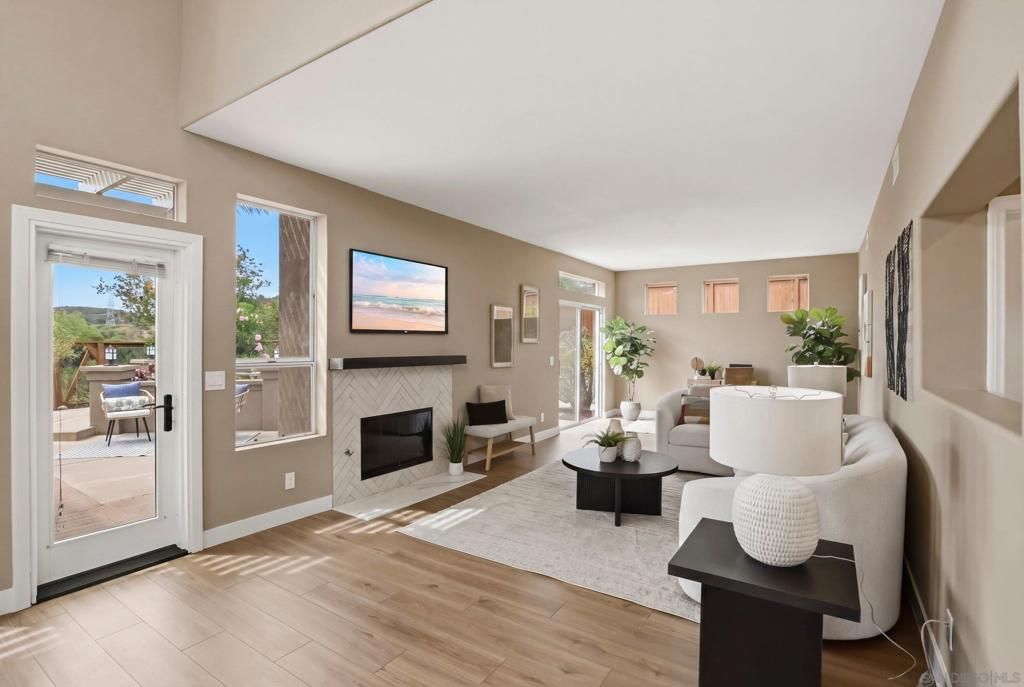 Image 11 of property listing at 12182 Mannix Rd, San Diego, CA 92129