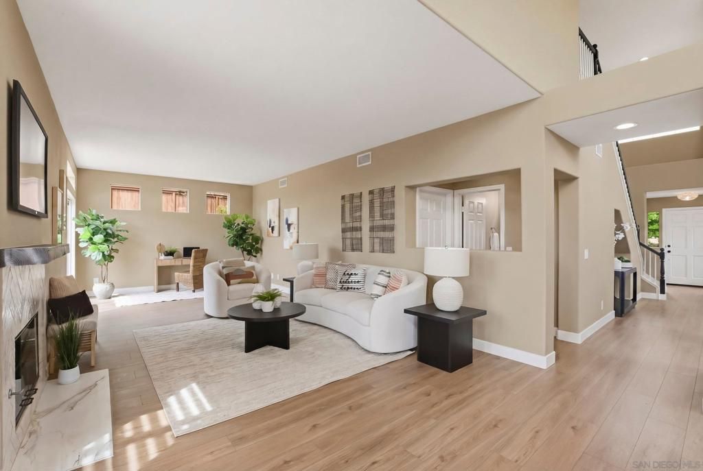 Image 12 of property listing at 12182 Mannix Rd, San Diego, CA 92129