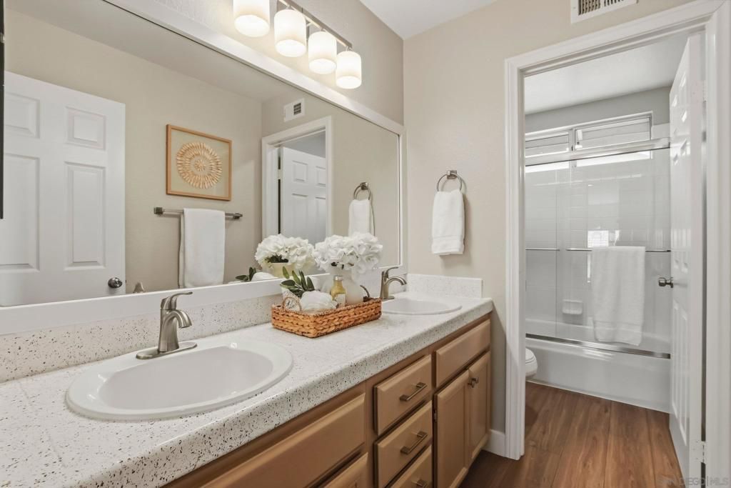 Image 31 of property listing at 12182 Mannix Rd, San Diego, CA 92129