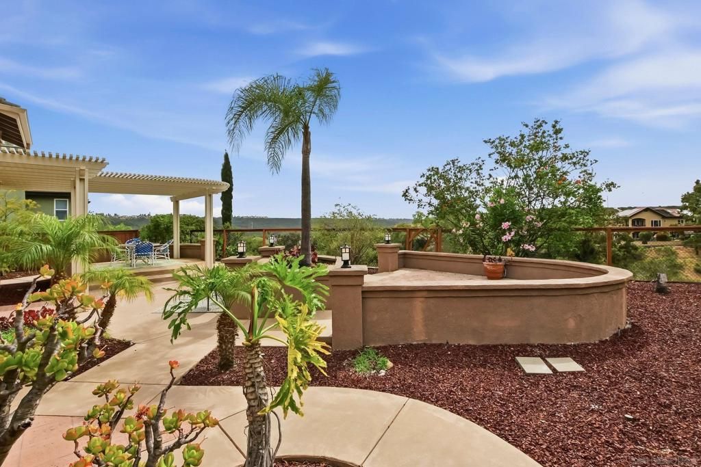 Image 36 of property listing at 12182 Mannix Rd, San Diego, CA 92129