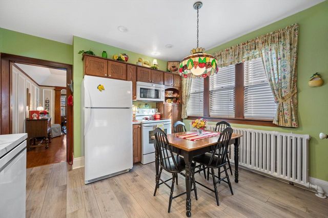837 S 17th STREET, Milwaukee, WI 53204
