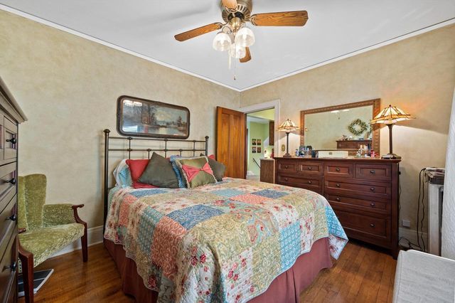 837 S 17th STREET, Milwaukee, WI 53204