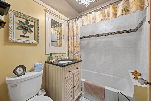 837 S 17th STREET, Milwaukee, WI 53204