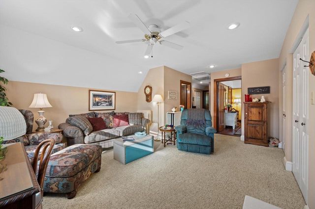 837 S 17th STREET, Milwaukee, WI 53204