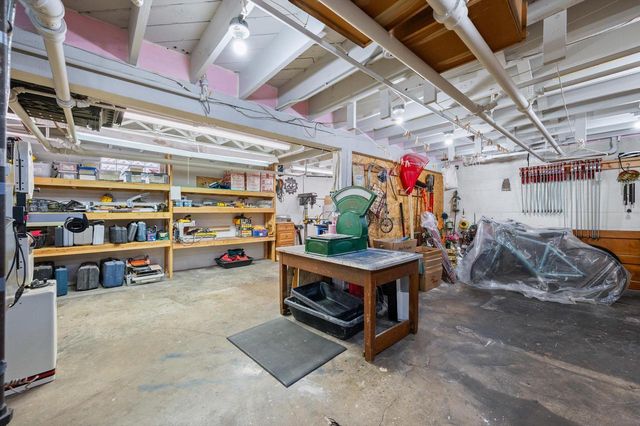 837 S 17th STREET, Milwaukee, WI 53204