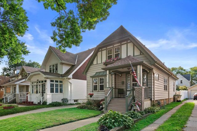 837 S 17th STREET, Milwaukee, WI 53204