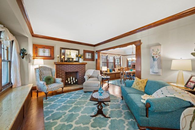 837 S 17th STREET, Milwaukee, WI 53204