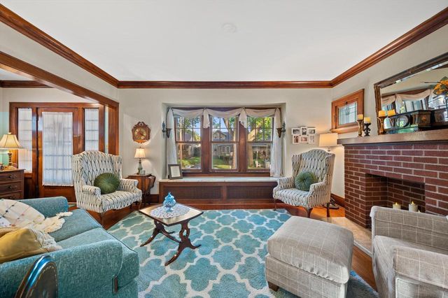 837 S 17th STREET, Milwaukee, WI 53204