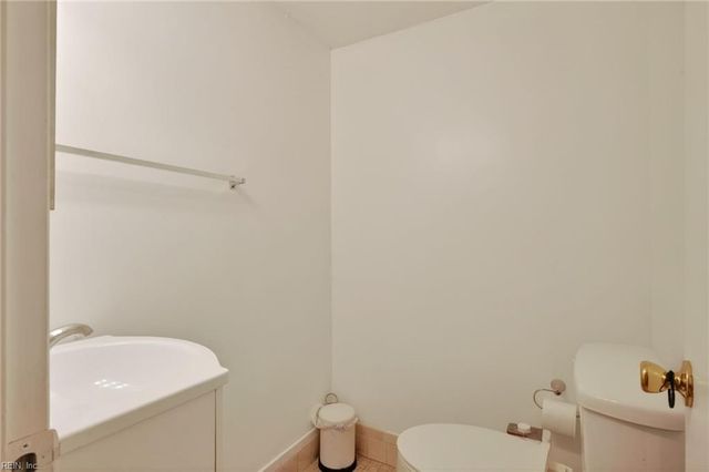 869 S Club House Rd Apt 3, Virginia Beach, VA 23452