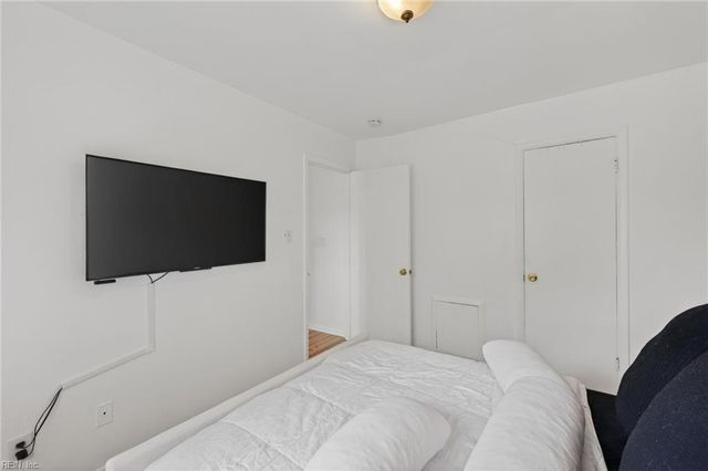 869 S Club House Rd Apt 3, Virginia Beach, VA 23452