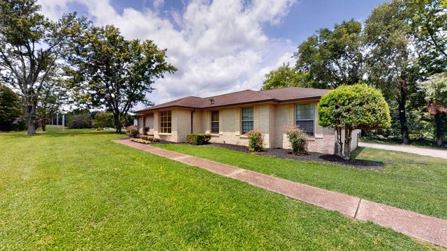 195 Cave Springs Rd, Lebanon, TN 37087