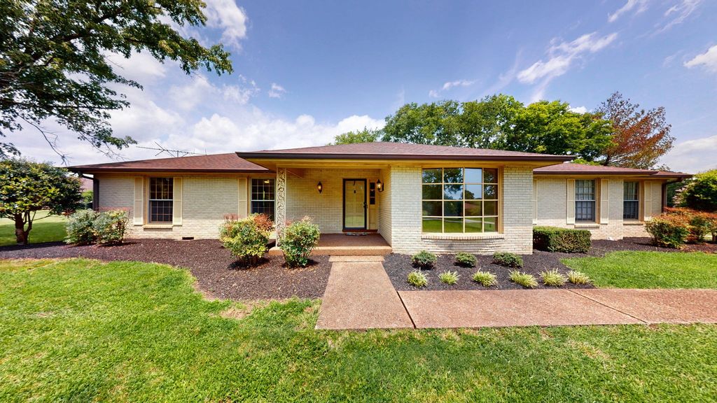 195 Cave Springs Rd, Lebanon, TN 37087