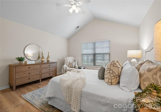 2304 Coltsview Lane, Matthews, NC 28105