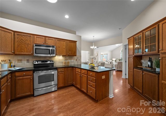 2304 Coltsview Lane, Matthews, NC 28105