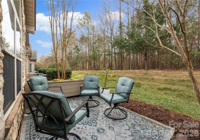 2304 Coltsview Lane, Matthews, NC 28105