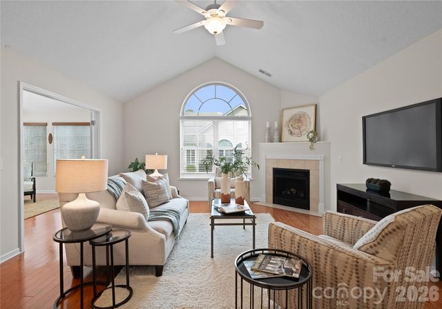 2304 Coltsview Lane, Matthews, NC 28105