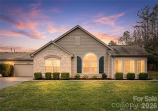 2304 Coltsview Lane, Matthews, NC 28105