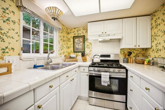 42-50 Grove St, San Rafael, CA 94901