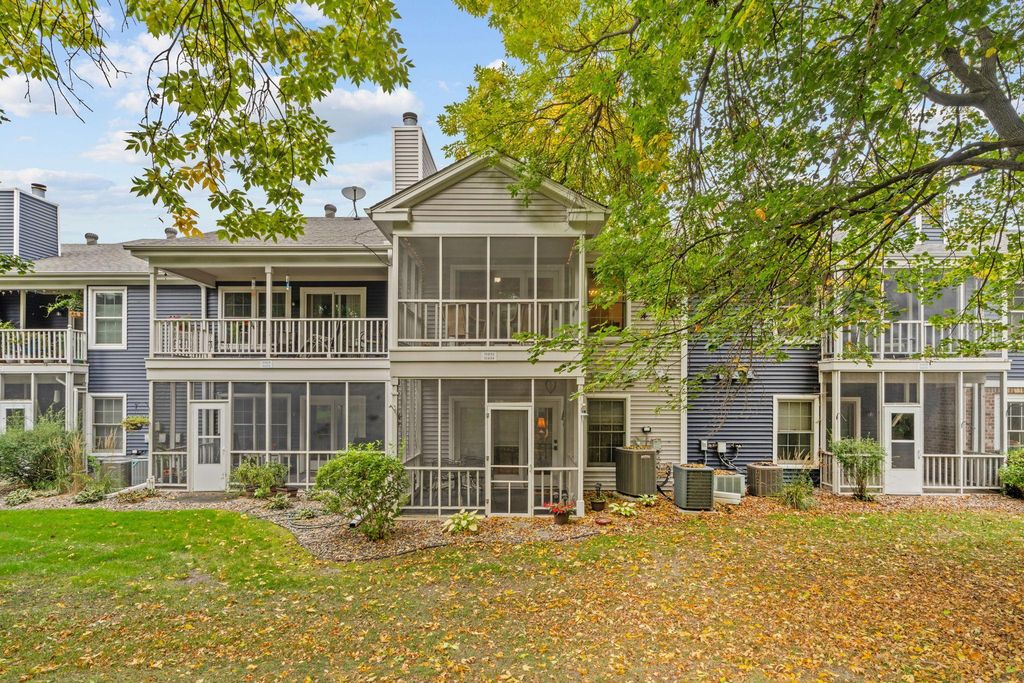 10932 Quebec Avenue S, Bloomington, MN 55438 — photo 4