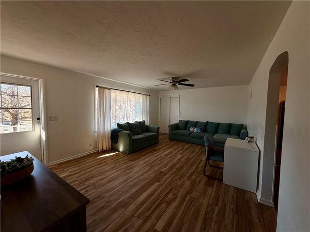 4215 Pittman Road, Kansas City, MO 64133