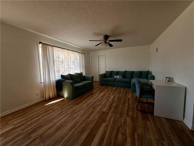 4215 Pittman Road, Kansas City, MO 64133