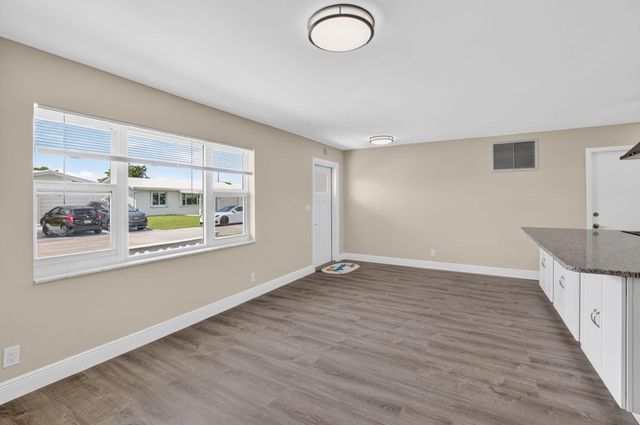 2081 SW 13th Terrace, Boynton Beach, FL 33426
