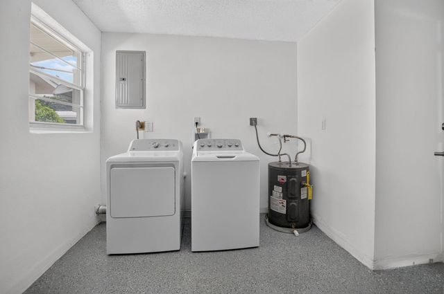 2081 SW 13th Terrace, Boynton Beach, FL 33426