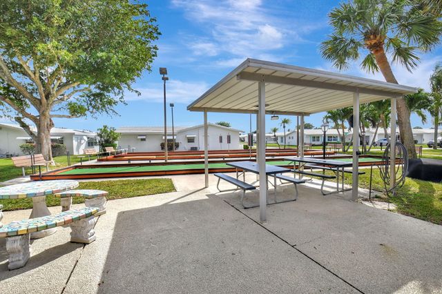 2081 SW 13th Terrace, Boynton Beach, FL 33426