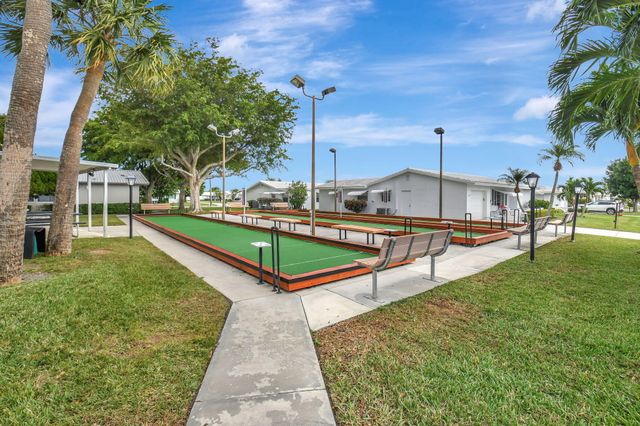 2081 SW 13th Terrace, Boynton Beach, FL 33426