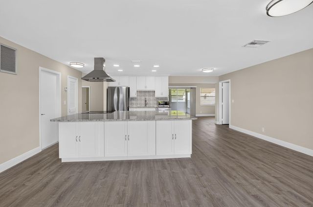 2081 SW 13th Terrace, Boynton Beach, FL 33426