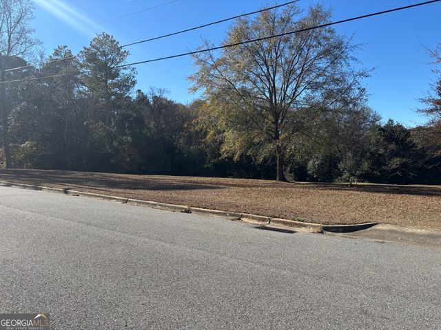 3816 Log Cabin Drive, Macon, GA 31204