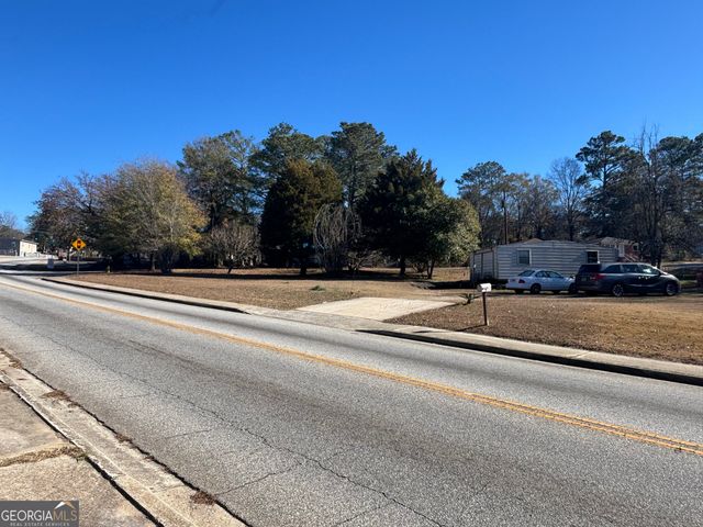 3816 Log Cabin Drive, Macon, GA 31204