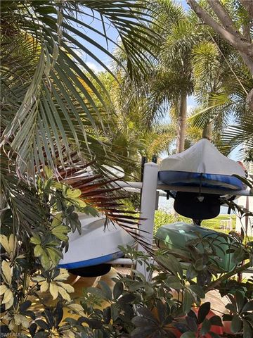 300 Park Shore DR 1B, Naples, FL 34103