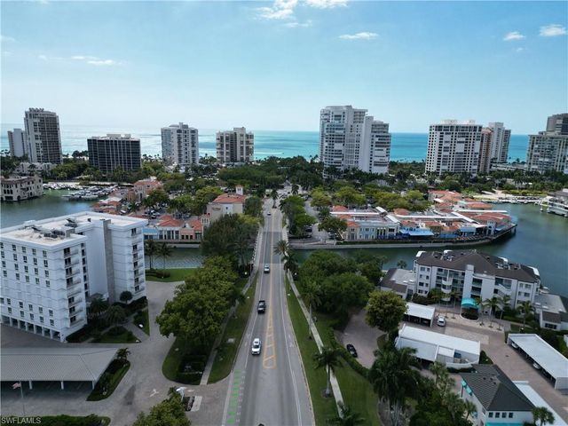 300 Park Shore DR 1B, Naples, FL 34103