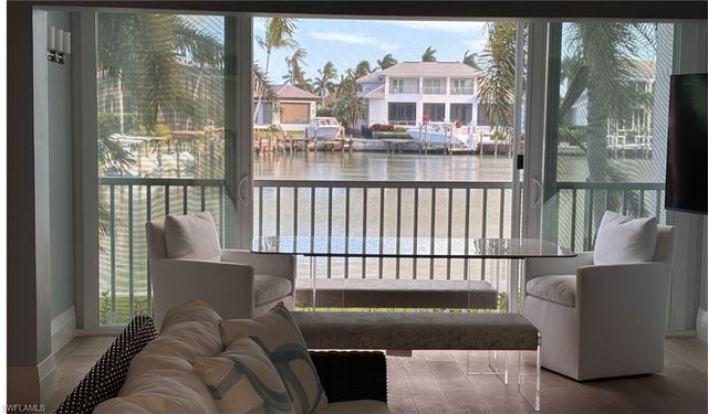 300 Park Shore DR 1B, Naples, FL 34103