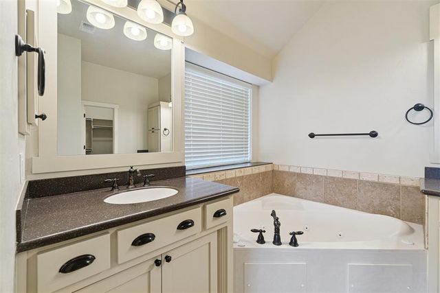 18425 Las Meninas Drive, Edmond, OK 73012