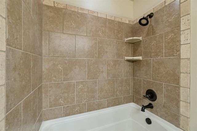 18425 Las Meninas Drive, Edmond, OK 73012