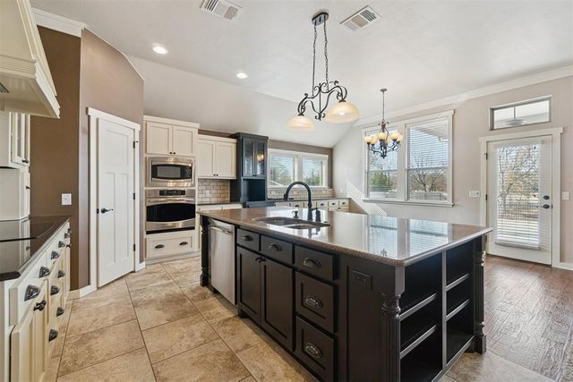 18425 Las Meninas Drive, Edmond, OK 73012