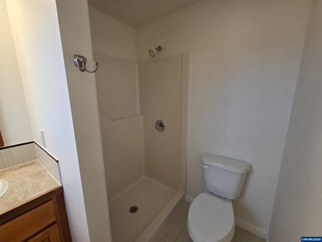 4085 Glenwood Dr SE, Salem, OR 97317
