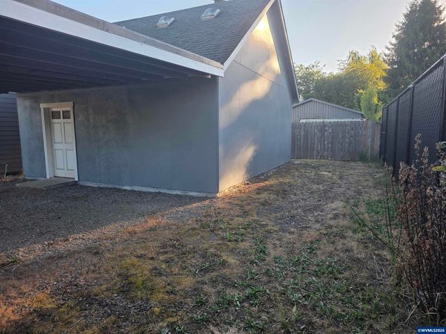 4085 Glenwood Dr SE, Salem, OR 97317